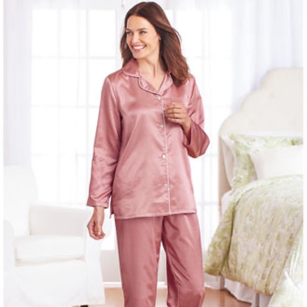 Lovely & Elegant; Ladies 2pc Long PJโs Pajamas Set/Lounge Wear Glam Comfy
Mauve - Picture 2 of 16